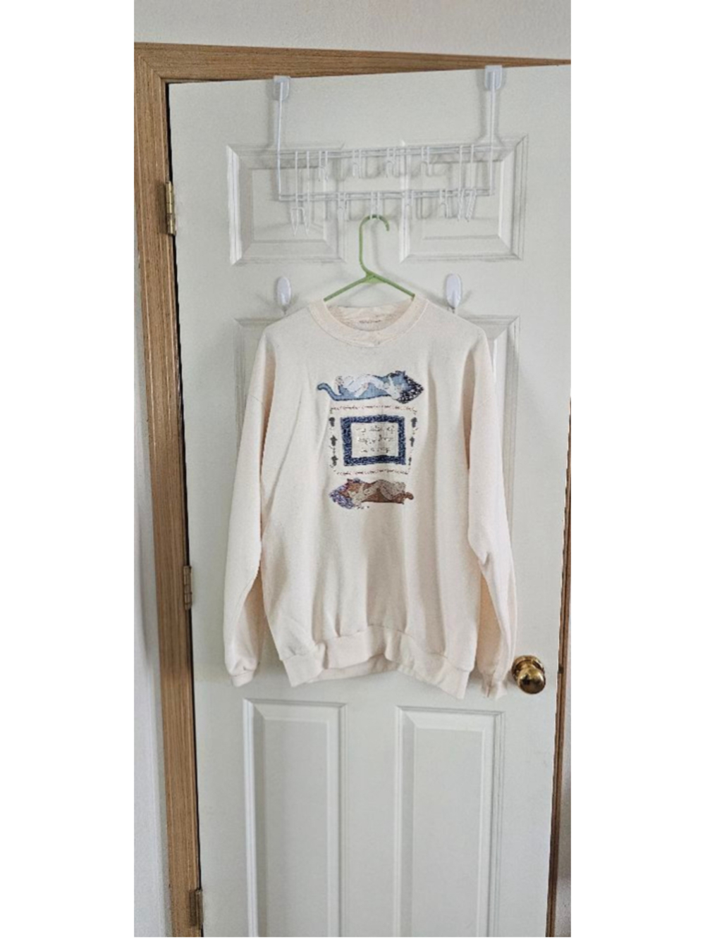 Women's Unbranded Cream Cat embroidered Graphic Sweatshirt L